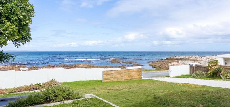 6 Bedroom Property for Sale in Kleinbaai Western Cape